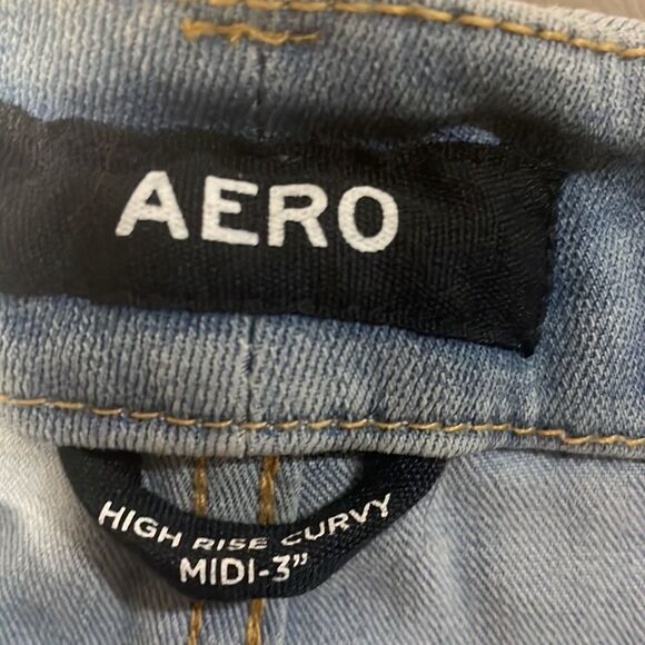 NWOT Aero High Rise Curvy Midi Distressed Denim Cuffed Shorts Aéropostale - Picture 4 of 6